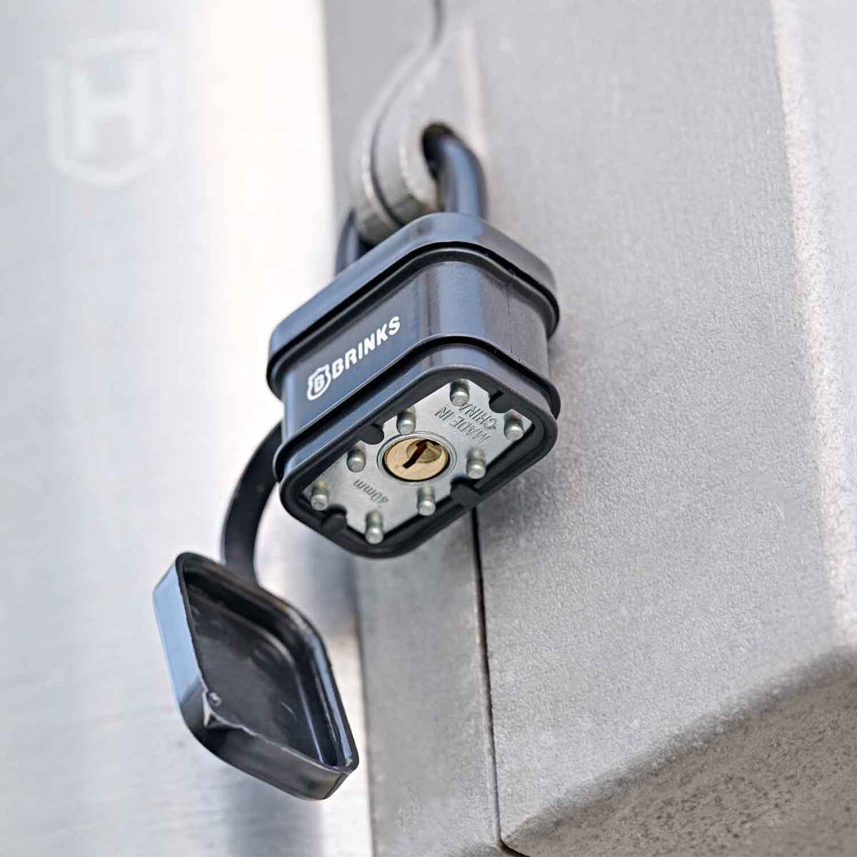 Brinks 40mm Laminated Steel Weather Resistant Padlock 4 Brinks 40mm Laminated Steel Weather Resistant Padlock