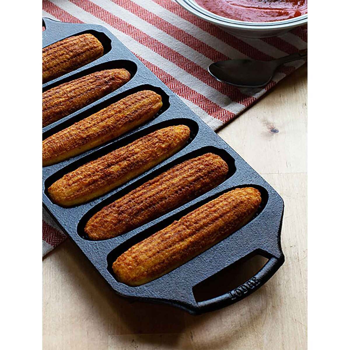 Lodge 6 Impressions Cast Iron Cornstick Pan 3 Lodge 6 Impressions Cast Iron Cornstick Pan