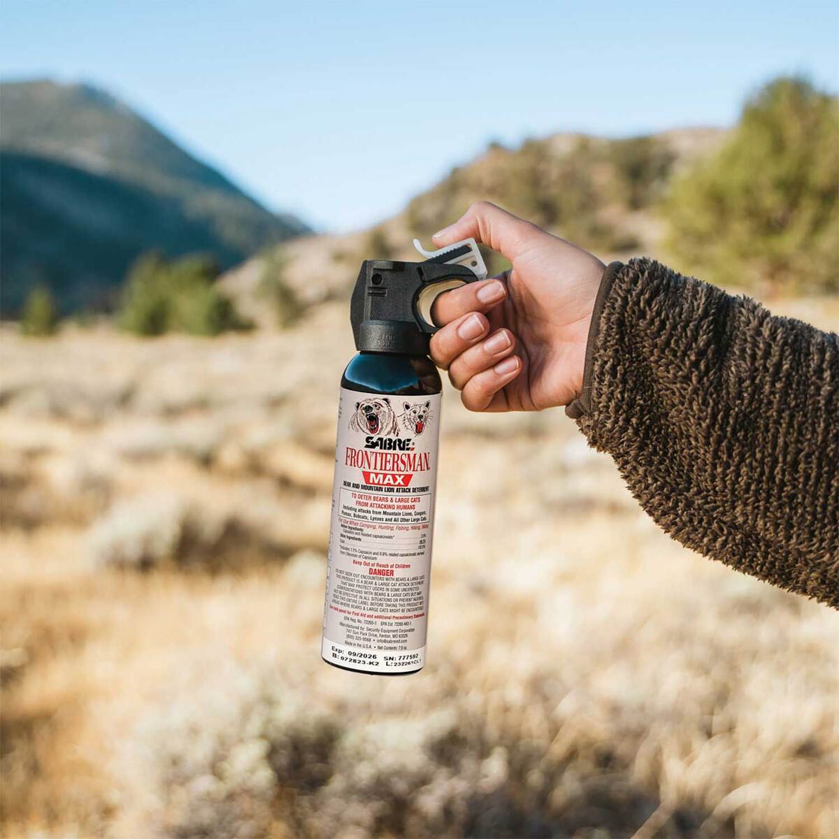 SABRE Frontiersman Max Bear and Mountain Lion Spray with Belt Holster - 7.9oz