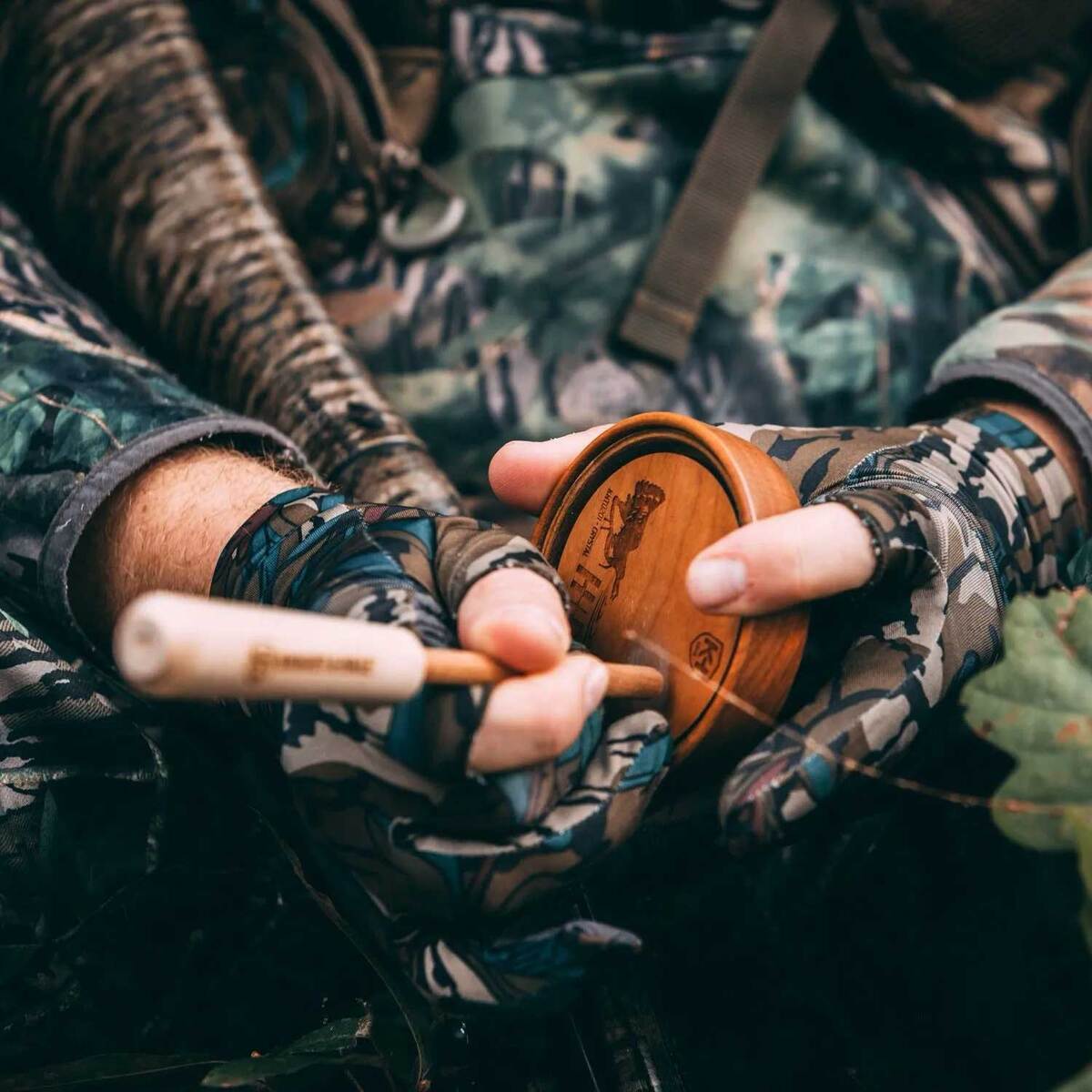 Knight & Hale HD Crystal Cherry Turkey Surface Pot Call 3 Knight & Hale HD Crystal Cherry Turkey Surface Pot Call