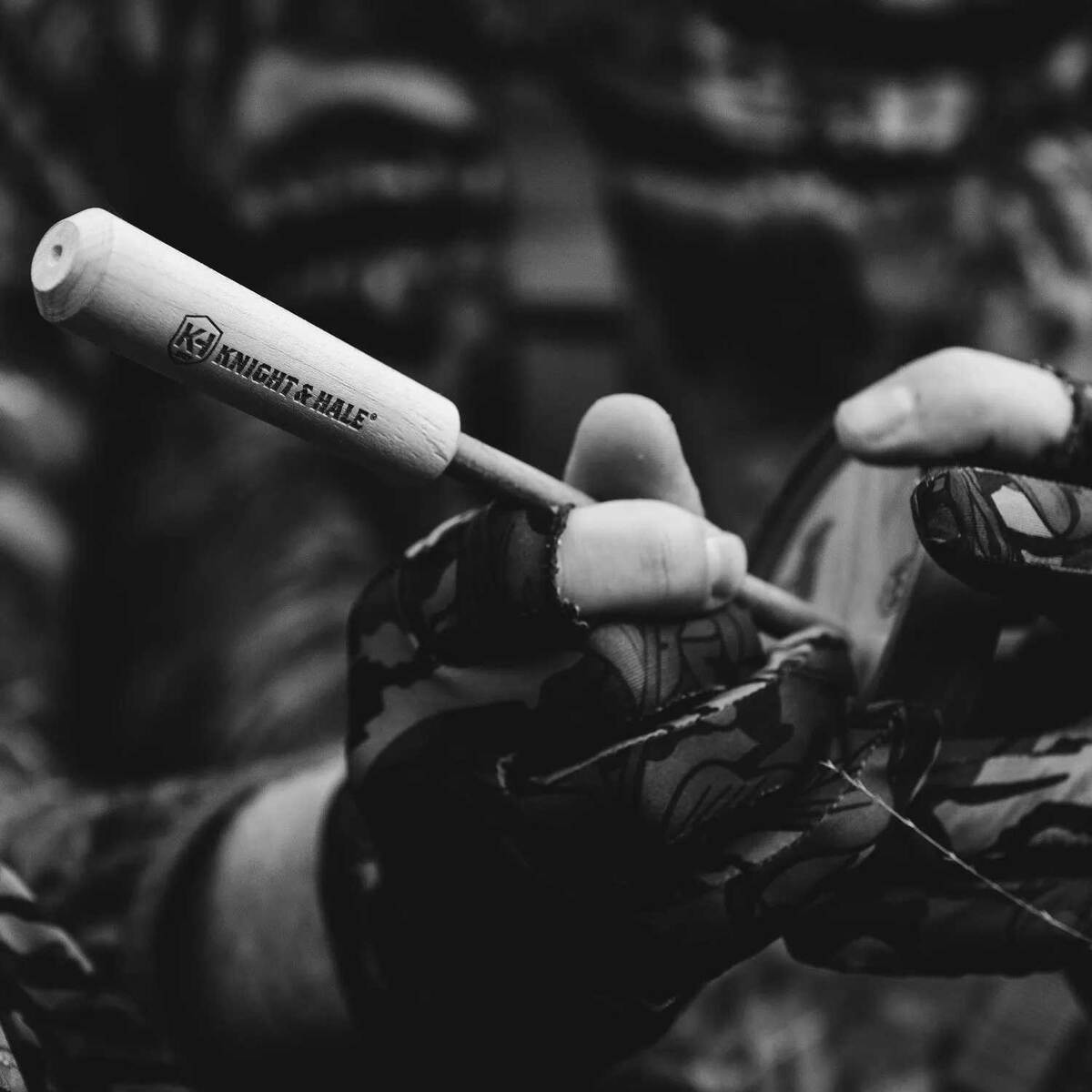 Knight & Hale HD Crystal Cherry Turkey Surface Pot Call 5 Knight & Hale HD Crystal Cherry Turkey Surface Pot Call