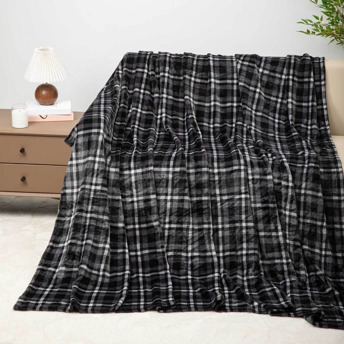 Outfitters Eighty Six Holiday Blanket - 90in x 90in - Assorted 6 Outfitters Eighty Six Holiday Blanket - 90in x 90in - Assorted