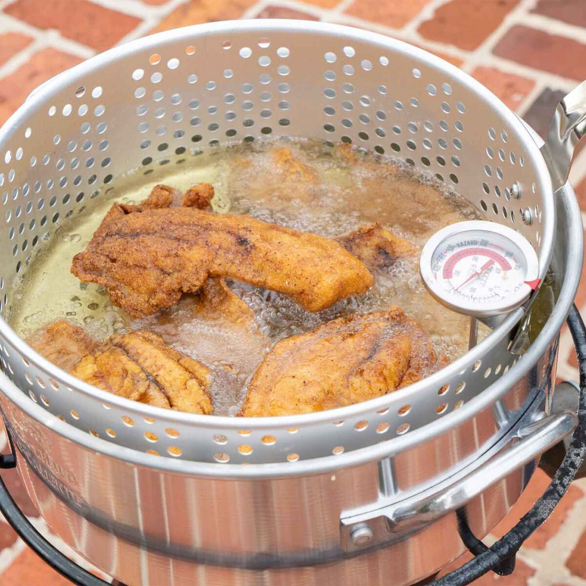 King Kooker 24 inch Cooker with 10 Quart Aluminum Fry Pan and Punched Aluminum Basket 3 King Kooker 24 inch Cooker with 10 Quart Aluminum Fry Pan and Punched Aluminum Basket