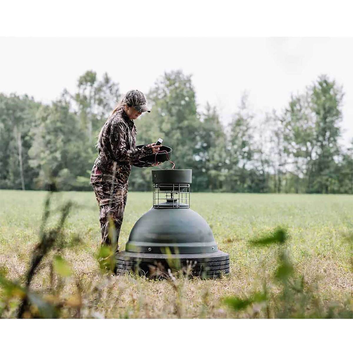 Capsule 250lb Feeder