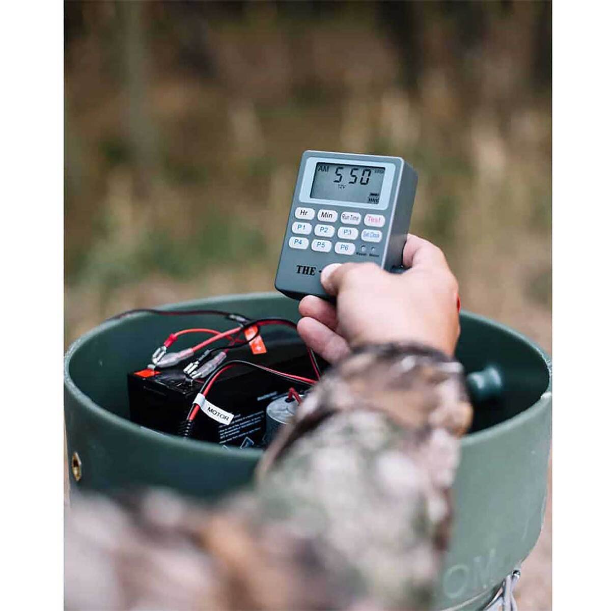 Capsule 250lb Feeder