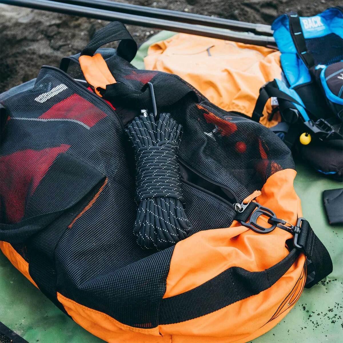 Gear Aid Extra Heavy-Duty 1100 Paracord 100ft 4 Gear Aid Extra Heavy-Duty 1100 Paracord 100ft