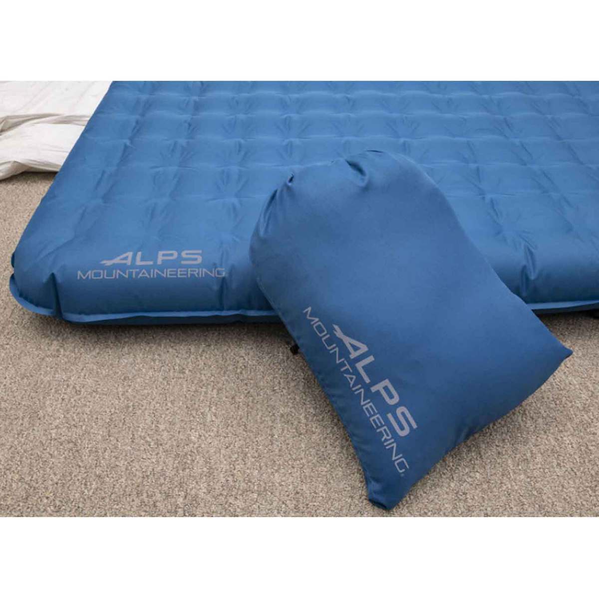 ALPS Mountaineering Queen Vertex Air Bed 3 ALPS Mountaineering Queen Vertex Air Bed