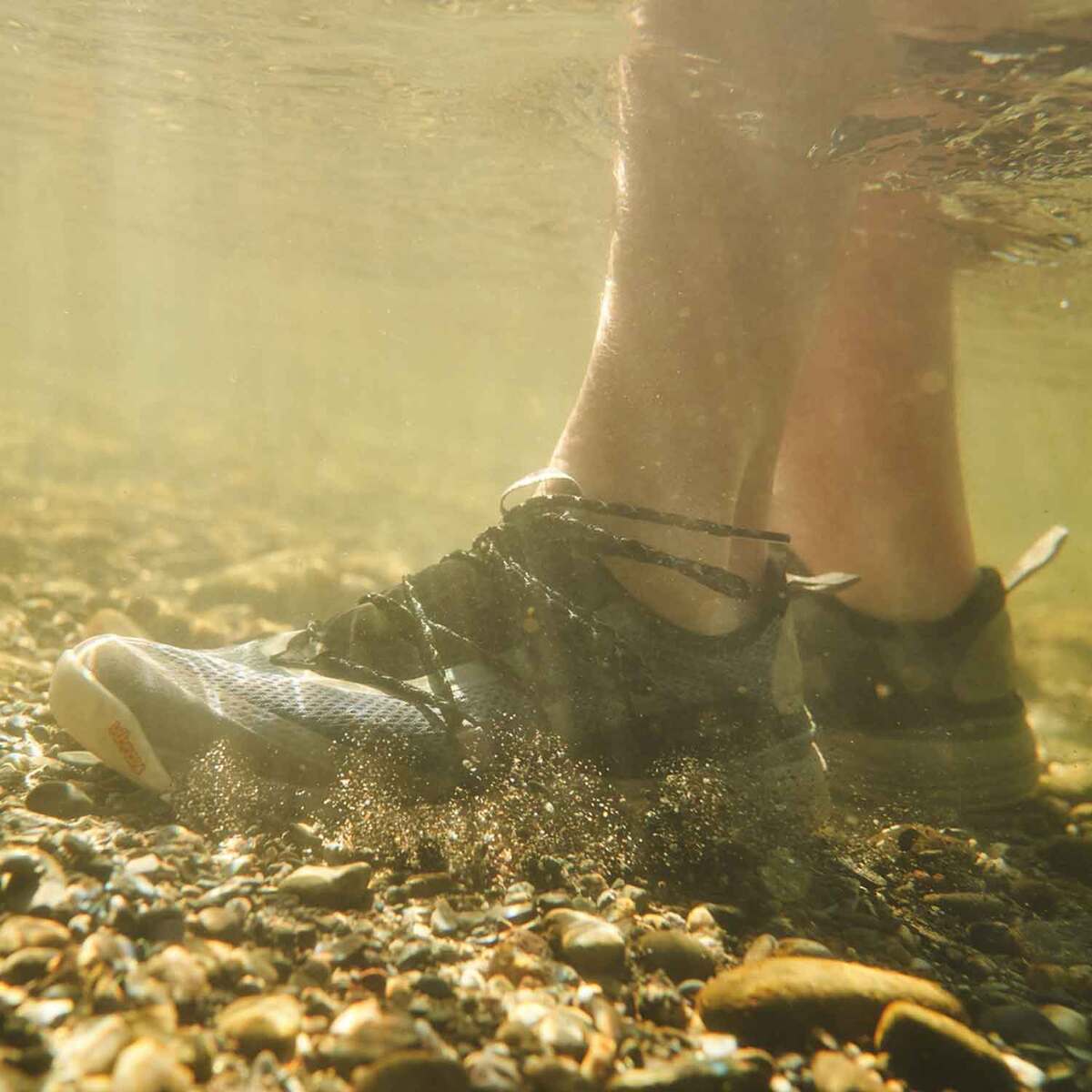 Danner Men's Rivercomber Low Hiking Shoes 8 Danner Men's Rivercomber Low Hiking Shoes